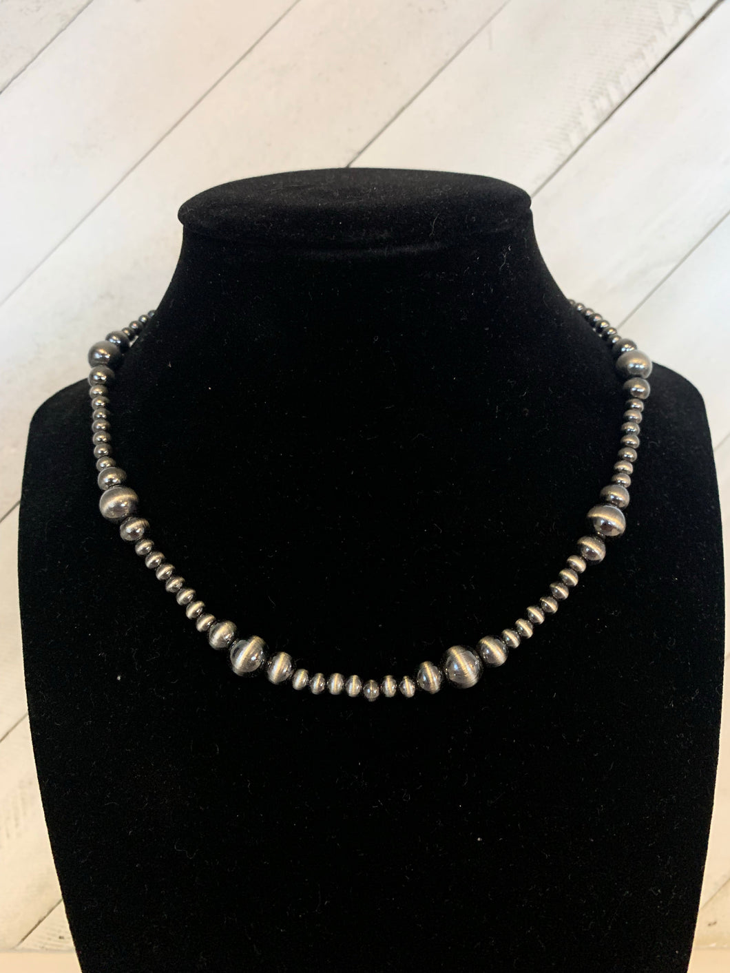 Navajo Pearl Choker